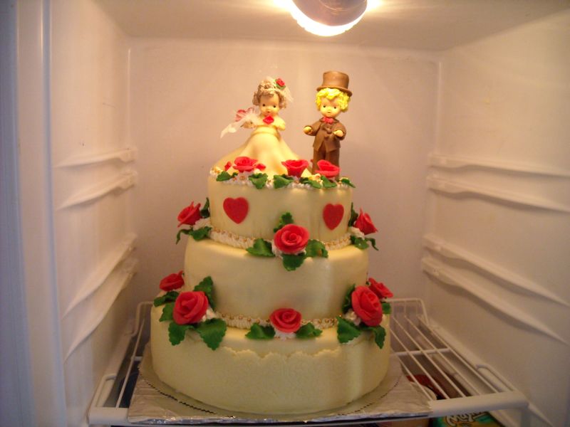 Svatební dort s těhotnou nevěstou 2.jpg